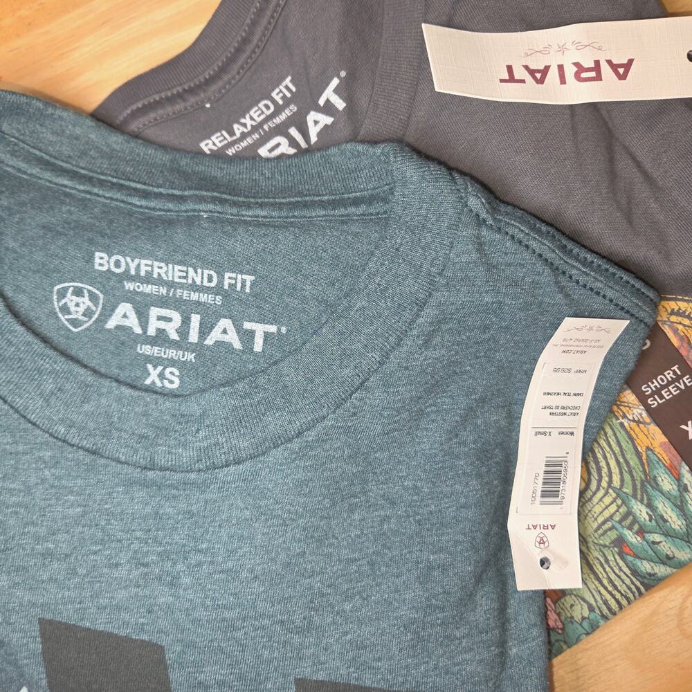 Ariat T Shirt Lot of 2 Womens XS Relaxed and Boyfriend Fit Graphic Tee NWT